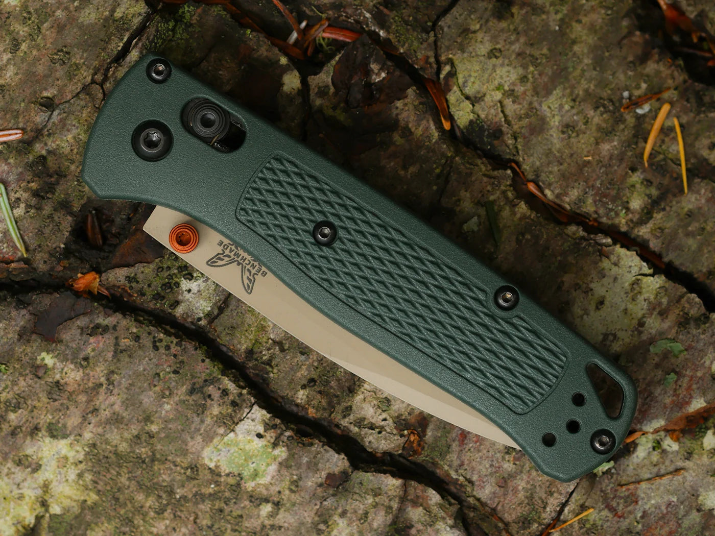 Couteau Benchmade Bugout 535TN-2601 - Taiga Green & Lame Cerakote Tan