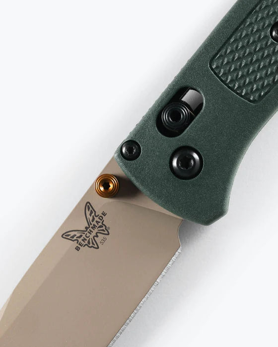 Couteau Benchmade Bugout 535TN-2601 - Taiga Green & Lame Cerakote Tan