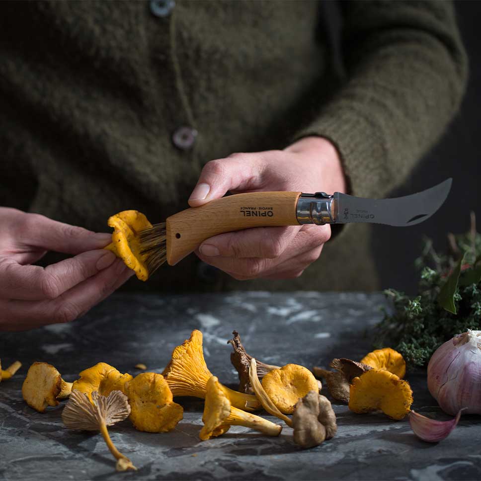 Couteau à Champignons Opinel n°8 VRI Personnalisable : L'Outil du Passionné